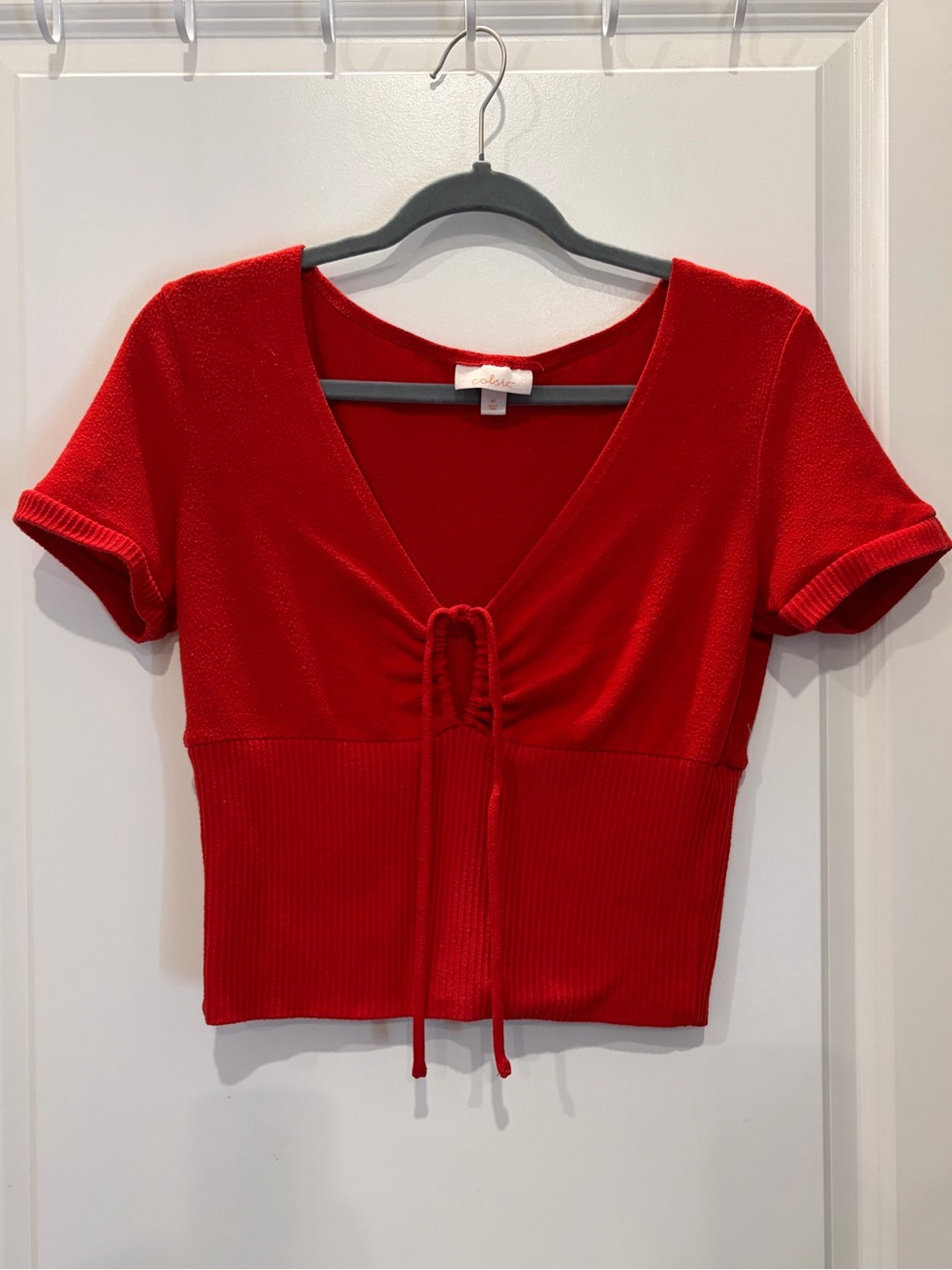 Colsie women’s red crop top